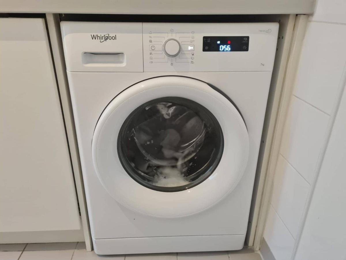 Central Mariahilfer Apartment 4 Min To The City Shopping Center And Schoenbrunn Palace Wien Eksteriør bilde