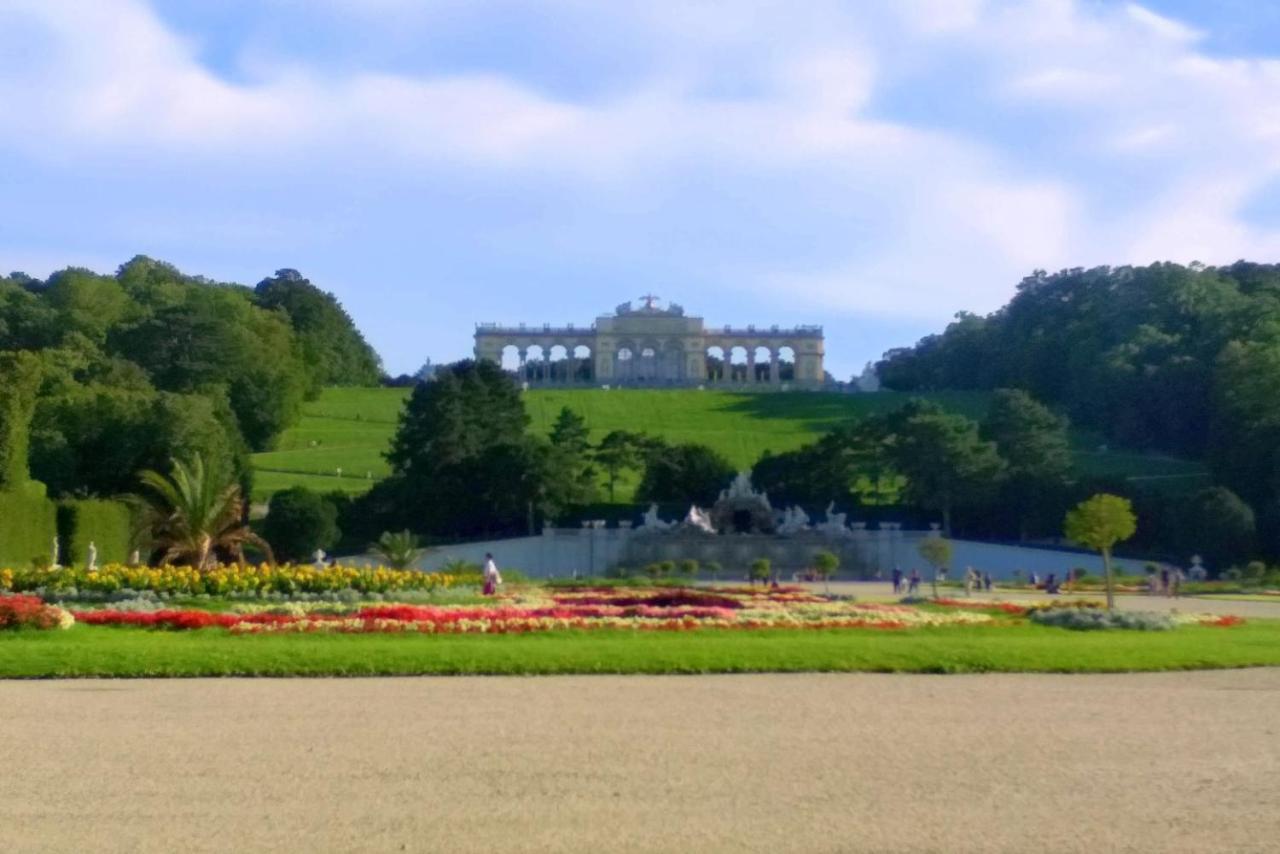 Central Mariahilfer Apartment 4 Min To The City Shopping Center And Schoenbrunn Palace Wien Eksteriør bilde