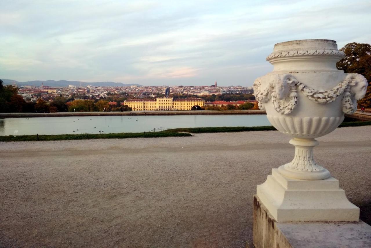Central Mariahilfer Apartment 4 Min To The City Shopping Center And Schoenbrunn Palace Wien Eksteriør bilde