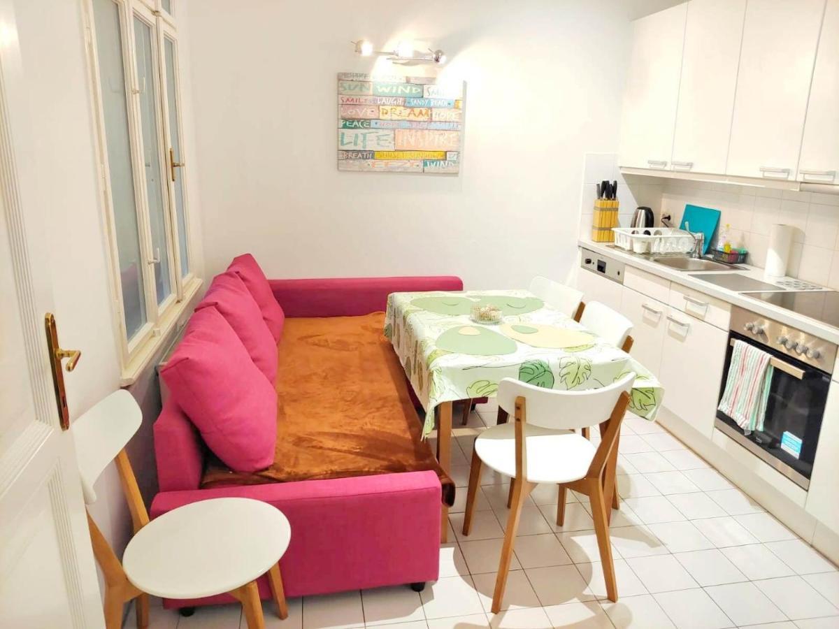 Central Mariahilfer Apartment 4 Min To The City Shopping Center And Schoenbrunn Palace Wien Eksteriør bilde